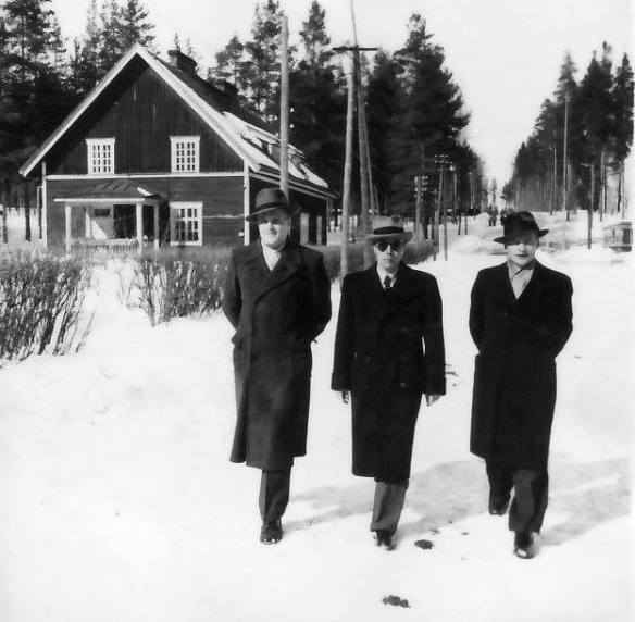 Herrat menossa kerholle